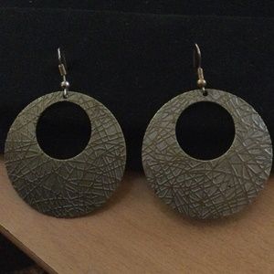 Like new gray metal hoop line designed earrings